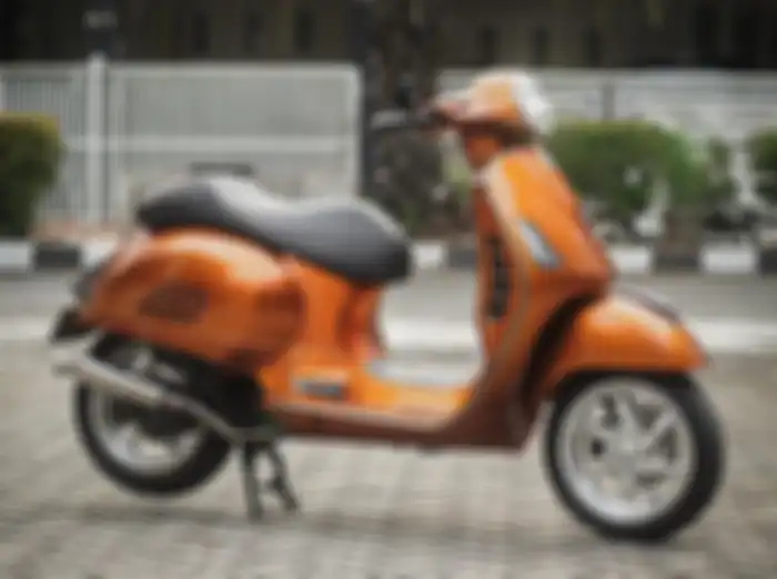 Vespa GTS 150 kena modifikasi cat alias repaint di Pendopo Vespa.