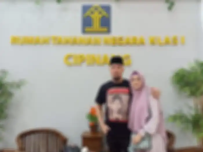 Potret bahagia Mulan Jameela menyambut kebebasan Ahmad Dhani.