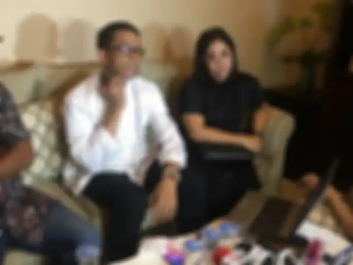 Dody Sudrajat, ayah Vanessa Angel bersama ibu sambungnya.