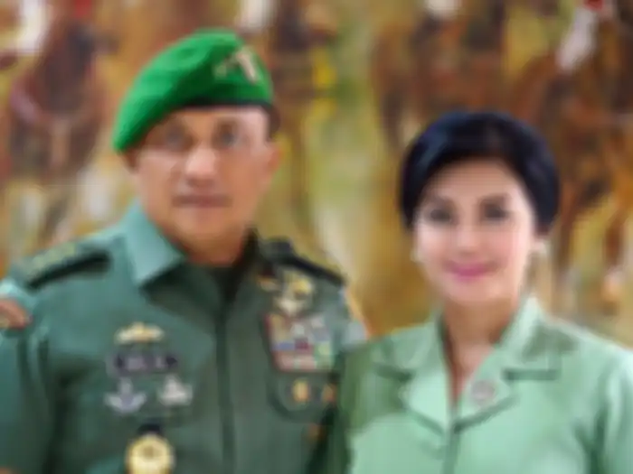 Bella Saphira pakai hijab