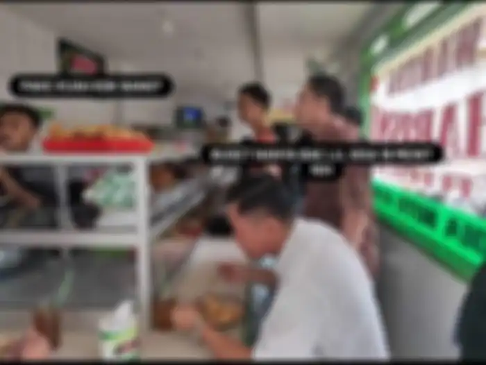 Terkejut dengan aturan makan di warteg 20 menit, netizen pun menyindir Menko Marves Luhut Binsar Pandjaitan melalui foto meme.
