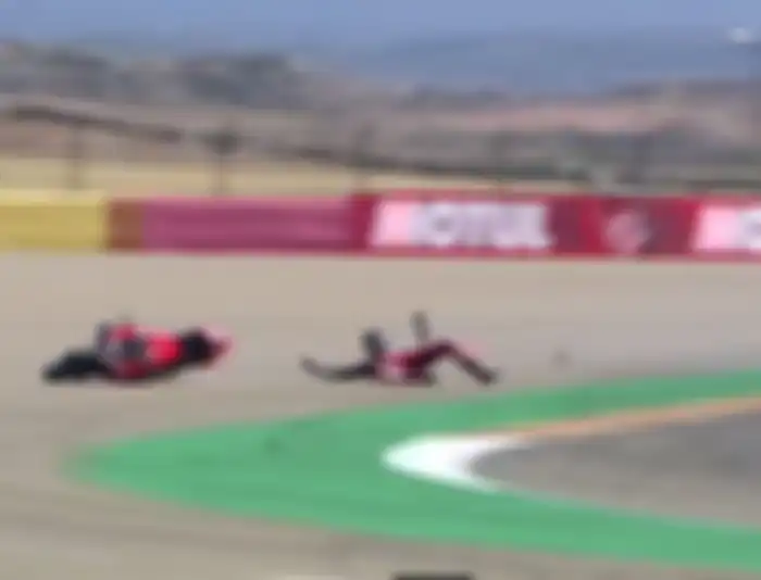Scott Redding ambyar di putaran ke-8 pada tikungan keempat.