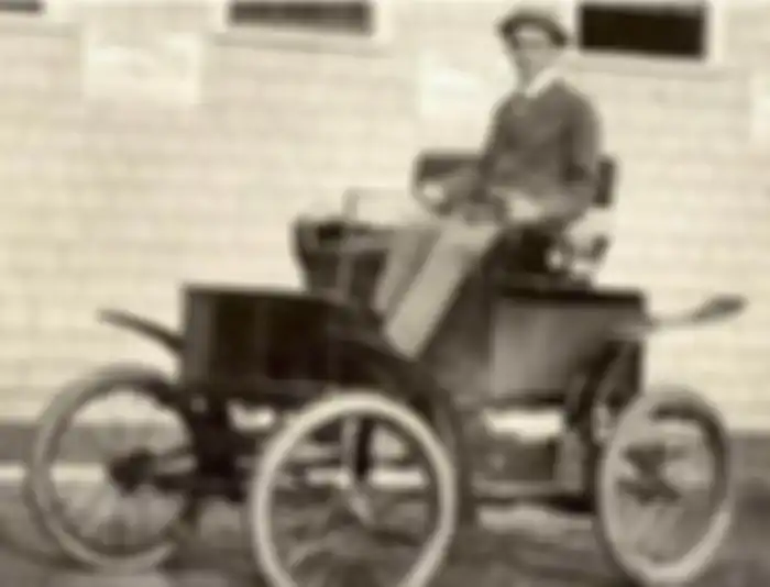 Orang pertama kali kena tilang adalah Walter Arnold dari East Peckham, Kent, Inggris pada 28 Januari 1896. 