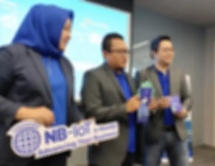Manajemen XL Axiata menunjukkan bentuk sicmard khusus IoT yang siap dipasarkan