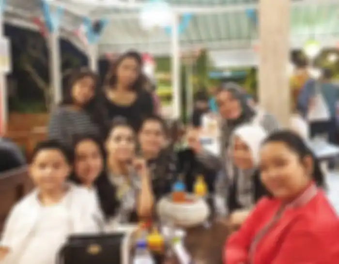 Mayangsari dan saudaranya
