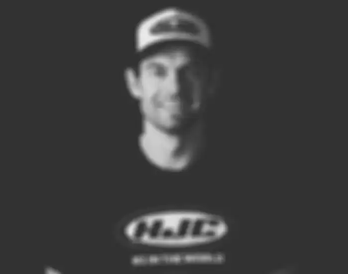 Cal Crutchlow tahun baru ganti helm baru pakai HJC