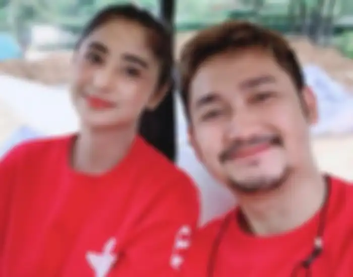 Dewi Perssik dan Angga Wijaya.