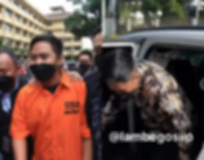ernest prakasa sindir penampilan doni salmanan