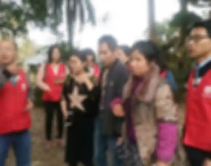 Sang ibu akhirnya membawa putranya kembali ke rumah