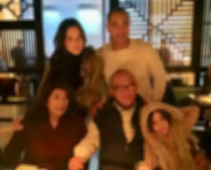 Nia Ramadhani dan keluarga Bakrie