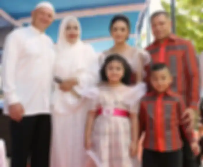 mantan istri raul lemos