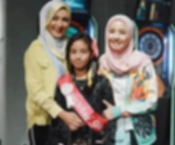 Aleesya bersama Erra Fazira dan Laudya Cynthia Bella