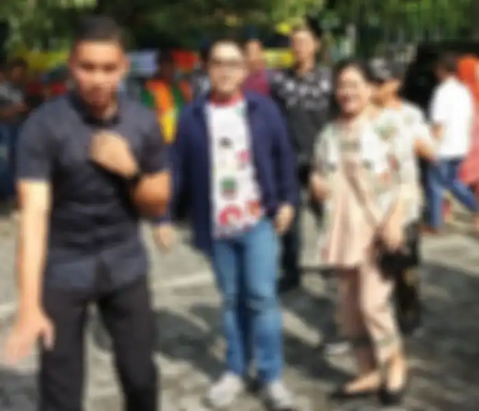 Iriana Jokowi menghantar sang putra mendaftar ke pilkada Walikota Solo