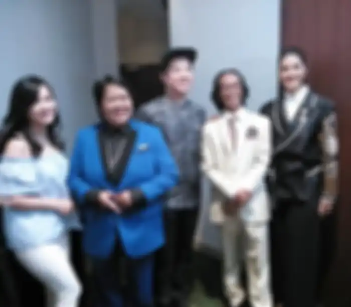 Mandra dan pemain film Si Doel The Movie