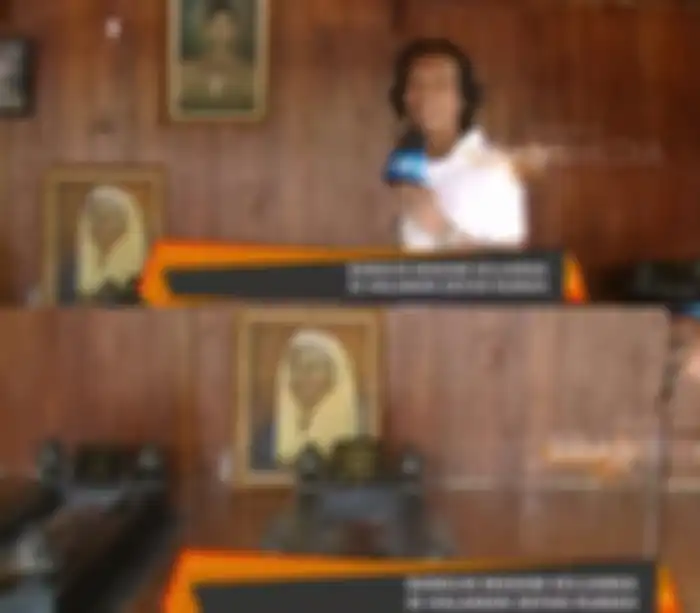 Makam di halaman rumah Mandra