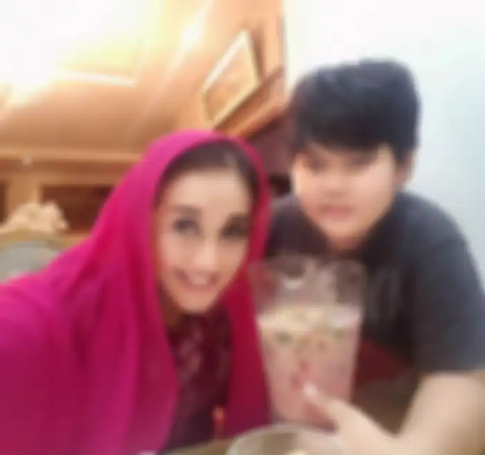 Paramitha Rusady dan anaknya, Adrian Tegar
