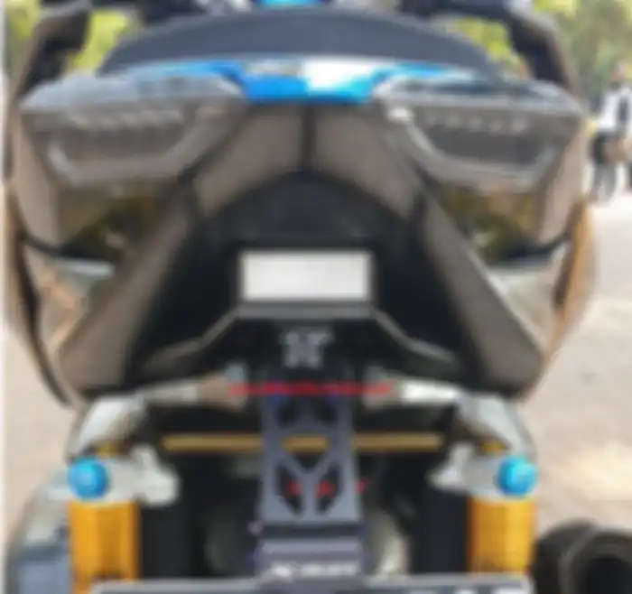Sokbreker belakang menggunakan Ohlins.