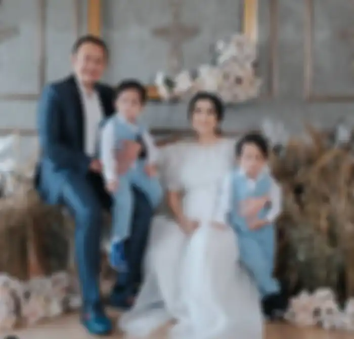 kadek devie dan keluarga 