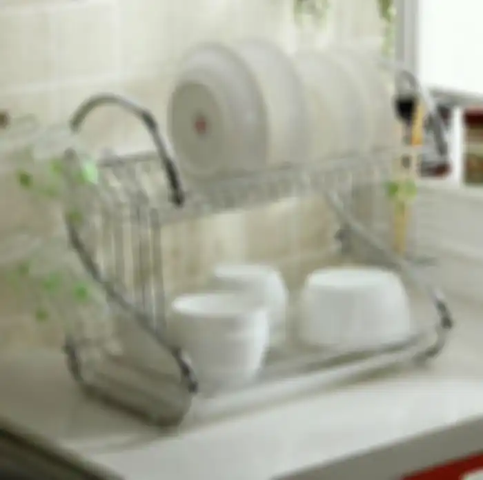 Desain dapur mungil banjir pujian Ibu-ibu. Sebab, barang rumah tangga ini bikin alat masak tersusun rapi. Lihat foto hasilnya. 