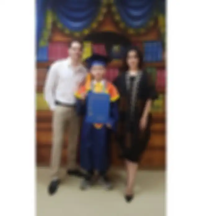 Anggia, sang suami, dan anak sulungnya