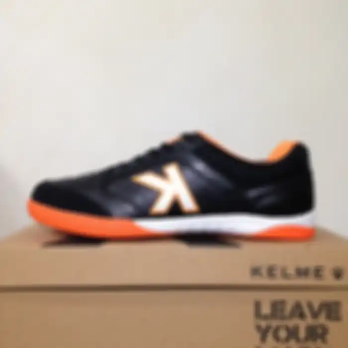 Kelme Land Precision