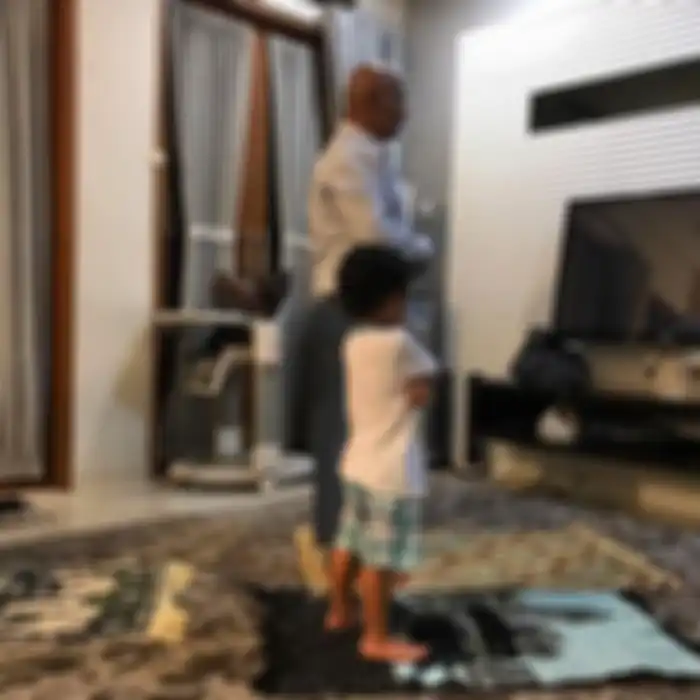 Ruang TV rumah Mark Sungkar