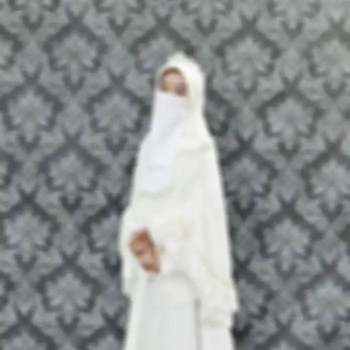 Nikah Mudanya Jadi Kontroversi, Intip Pesona Larissa Chou Menantu Ustaz Arifin Ilham yang Seorang Mualaf