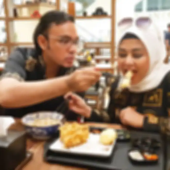 Gara-gara Rusak Tas Kosmetik, Sandy Tumiwa Dilaporkan ke Polisi Mantan Istri Vicky Prasetyo!