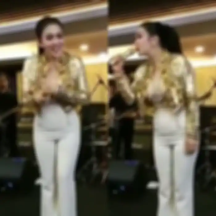 Perut buncit Syahrini terlihat saat manggung