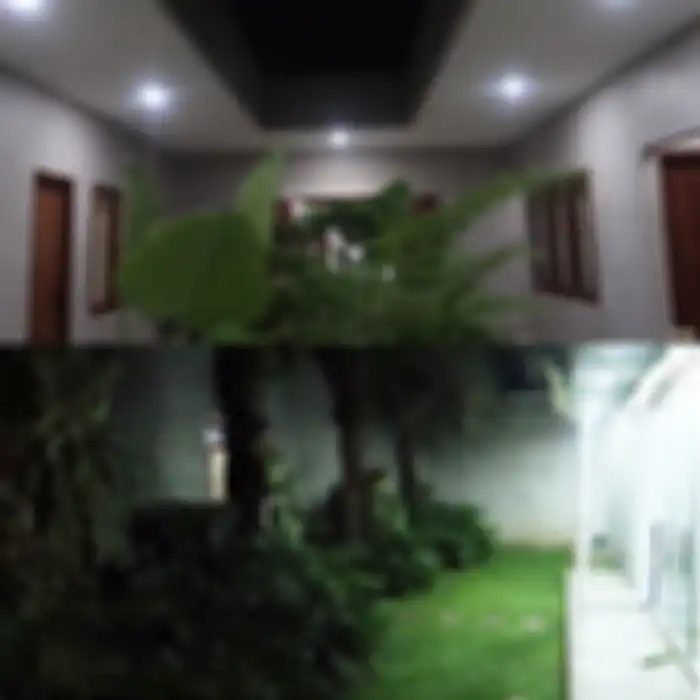 Halaman tengah di rumah Dewi Sandra