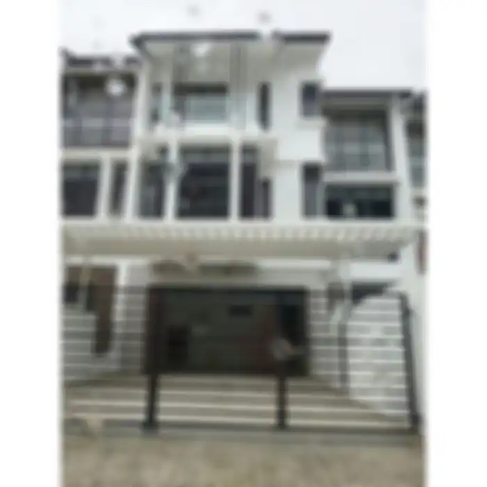 Tampak depan rumah Ashraf