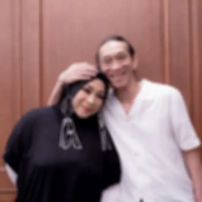 Potret mesra Melly Goeslaw dan Anto Hoed
