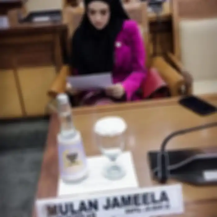 Potret Mulan Jameela saat rapat paripurna