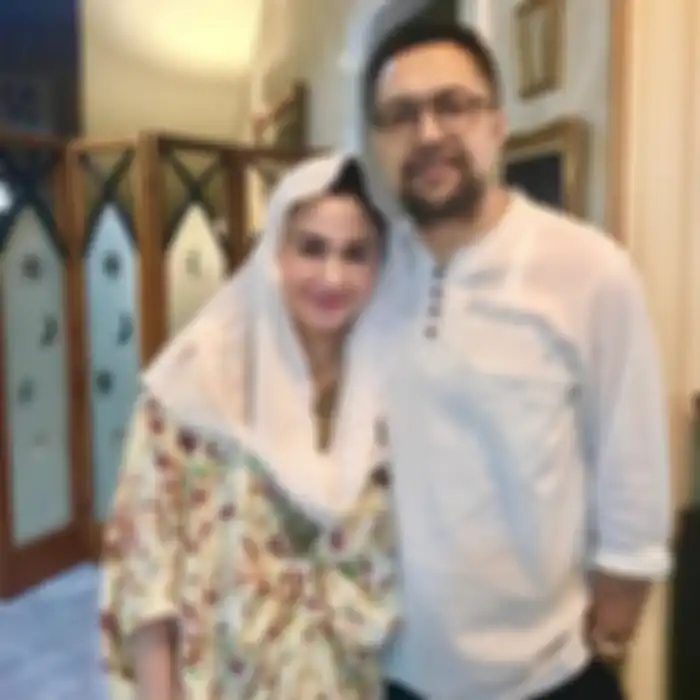 Potret mesra Nia Zulkarnaen dan Ari Sihasale