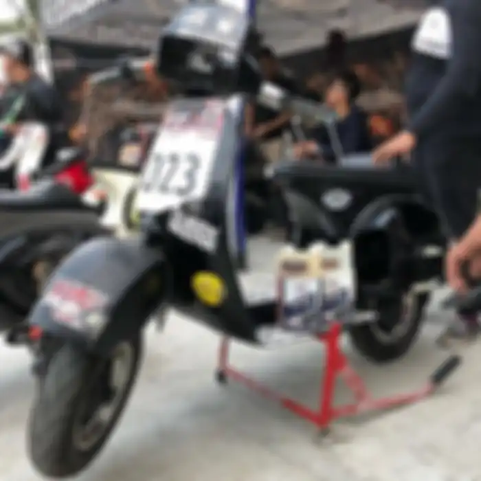 Oli samping Ipone untuk Vespa 2-tak spek racing