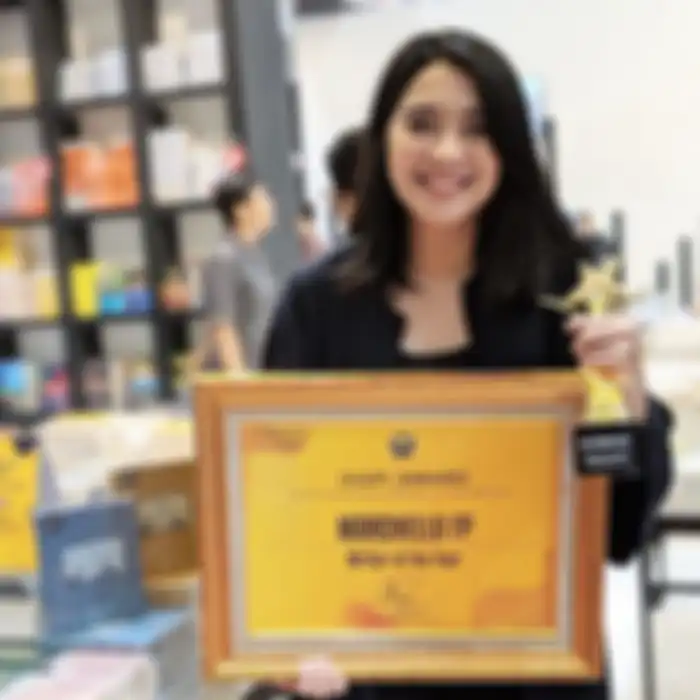 Marchella FP dapat penghargaan dari IKAPI Award