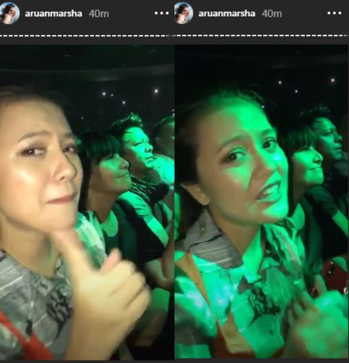 Ariel NOAH dan wanita yang datang bersamanya duduk di samping Marsha Aruan.