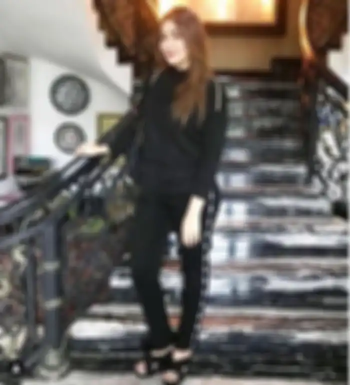 Tangga mewah di rumah Tania Nadira
