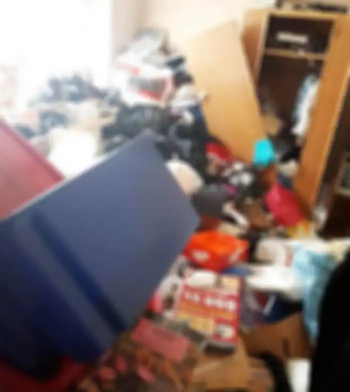 Penuh dengan barang-barang tak terpakai
