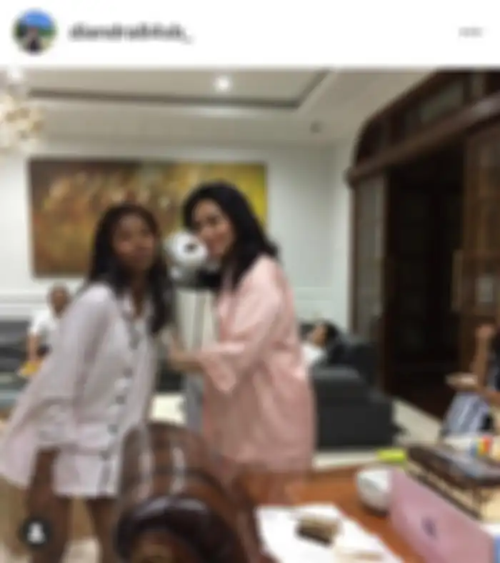 Ruang keluarga Bella Saphira super nyaman