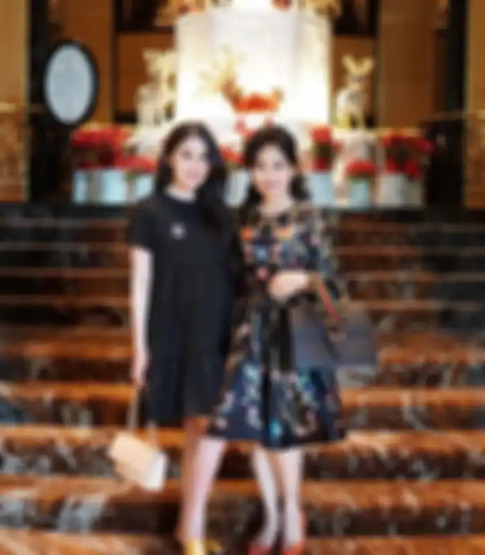 Potret Ibunda Sandra Dewi