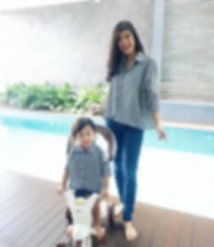 Kolam Renang di rumah Raya Kohandi