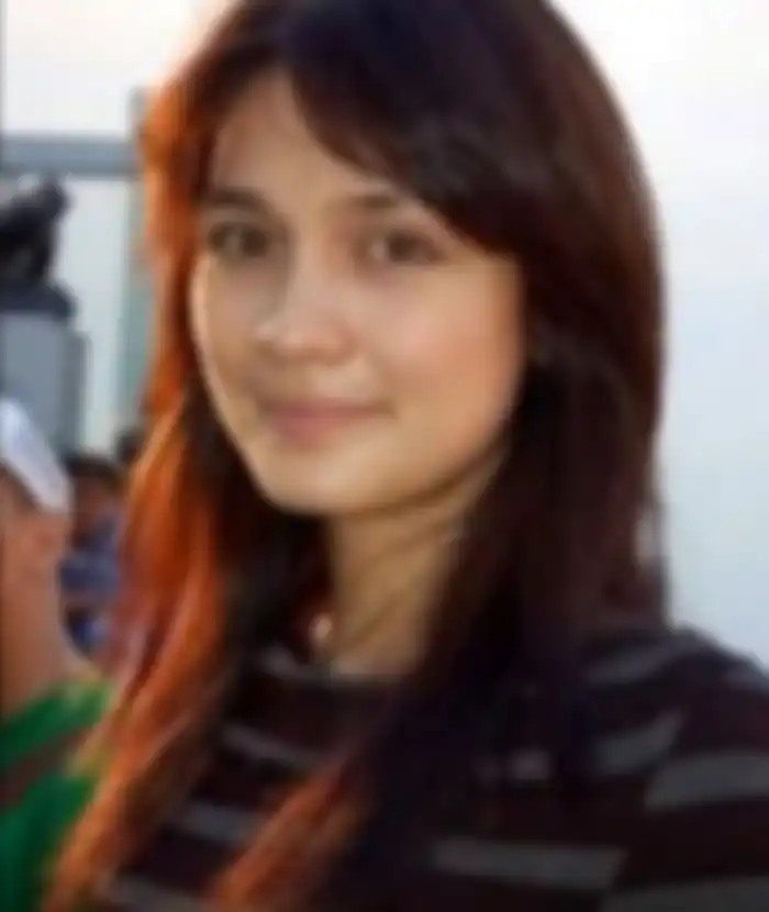 Penampilan Natural Luna Maya