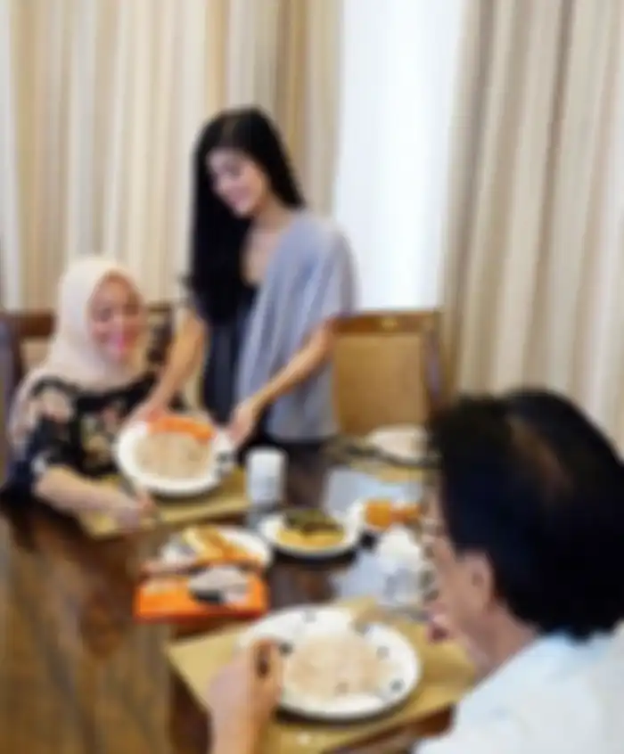 Ruang makan Raya Kohandi