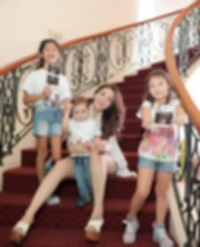 Tangga di rumah Celine Evangelista