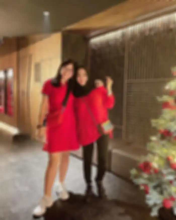 Rieta Amilia bersama anak sambungna, Clairine Nathania
