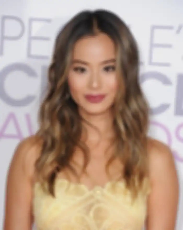 Skin tone warm undertone warna rambut 