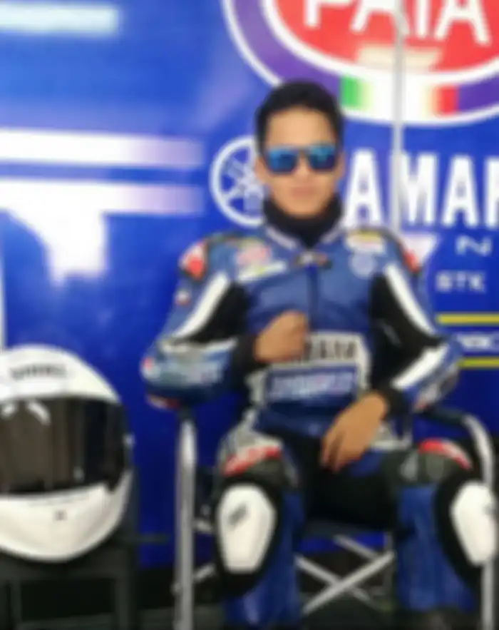Kacamata HSF Eyewear bikin penampilan pembalap makin keren.