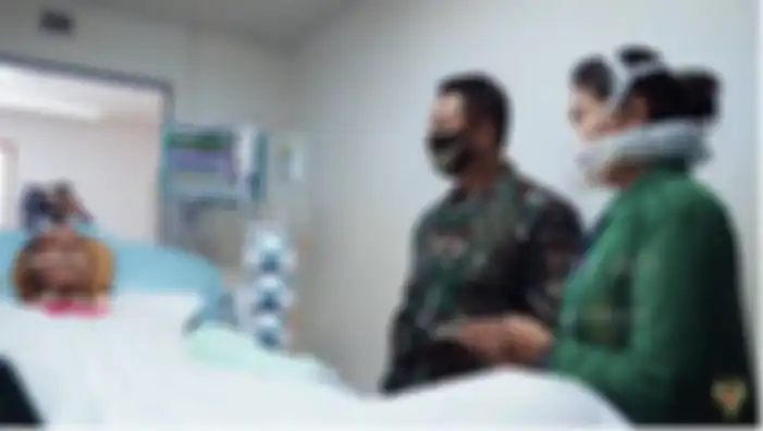 KSAD Jenderal TNI Andika Perkasa menjenguk Praka Supriyanto