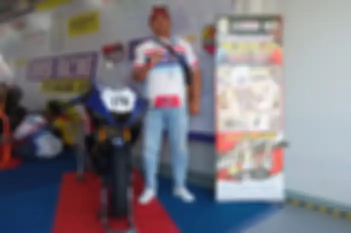 Aji Wisnugroho, Kepala Yayasan SMK Walang Jaya.